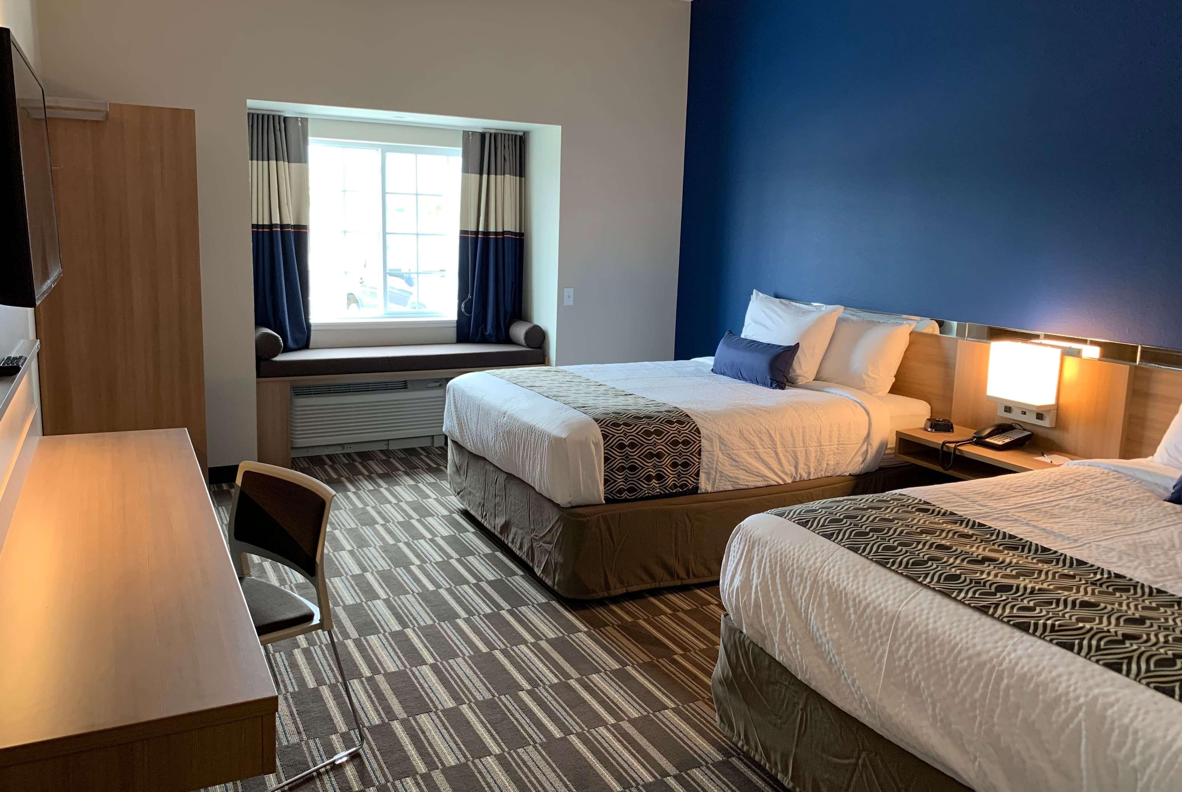 Microtel Inn & Suites By Wyndham Fountain Fort Carson Exterior foto