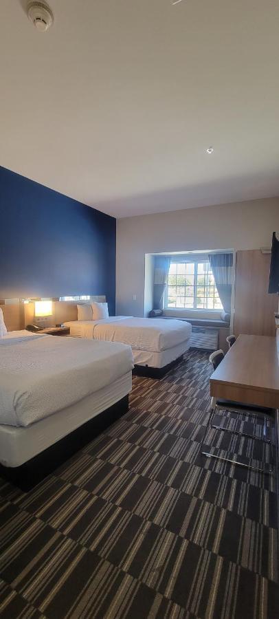 Microtel Inn & Suites By Wyndham Fountain Fort Carson Exterior foto